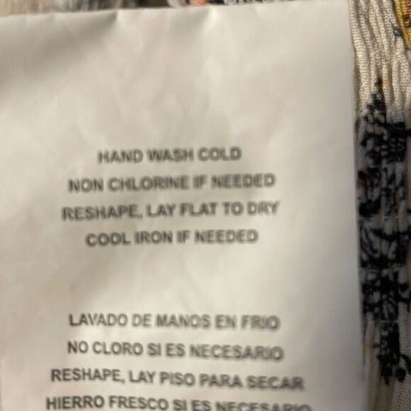 Coco & Jamieson crinkle rayon floral with lace layering blouse M. Lace trim - Picture 13 of 14